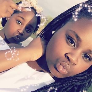 Meet your Posher, Tia